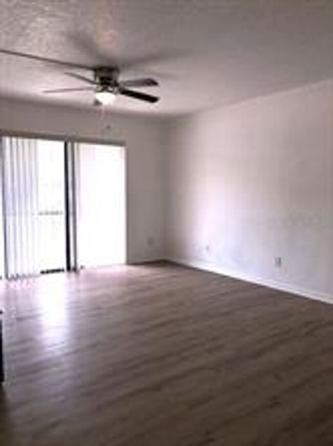 Building Photo - Remodeled 2 Bedroom, 2 Bath Condo in The P...