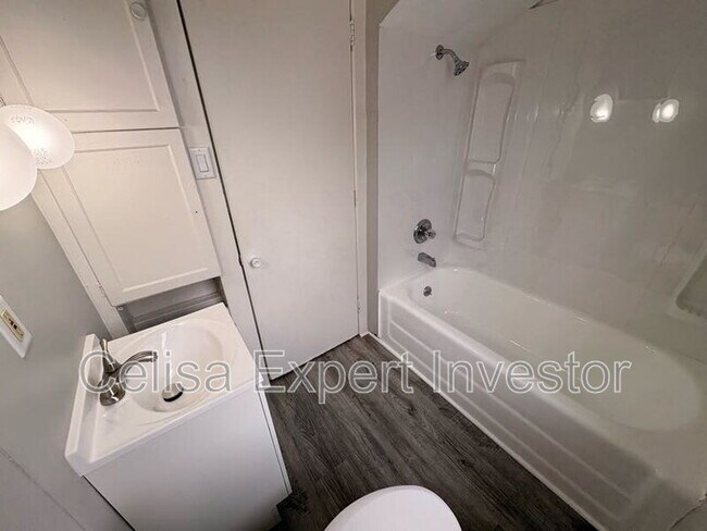Foto del edificio - 448 W Wildwood Ave