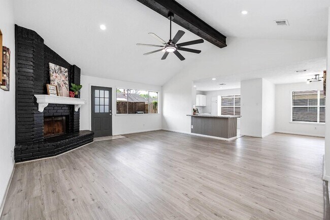 Foto del edificio - 13407 Wells River Dr