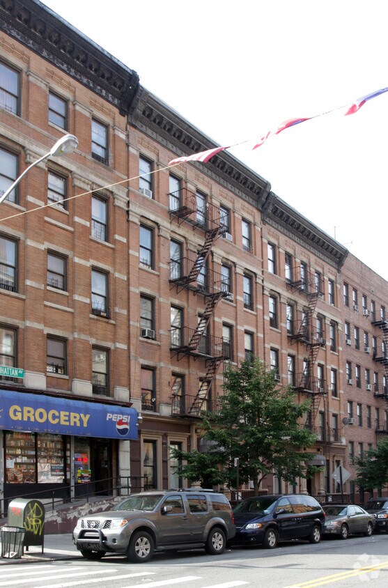 Foto del edificio - 60 Manhattan Ave