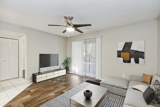 Foto del edificio - Carrollwood Station