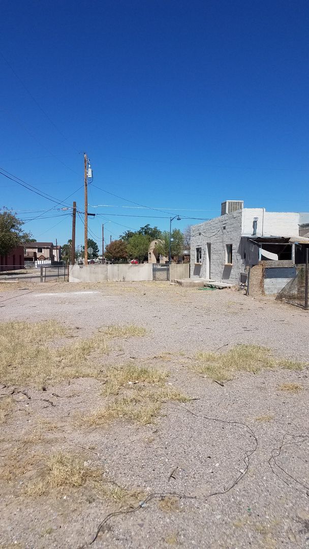 Building Photo - 1 bedroom 1 bath house near downtown