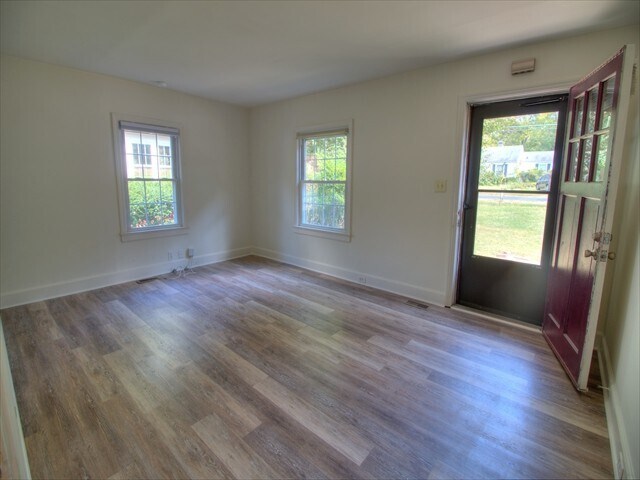 Foto del edificio - Recently Renovated 2 Bedroom 1 Bath Home i...