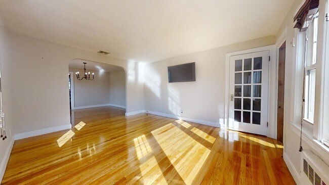 Foto del edificio - 13 York Ave