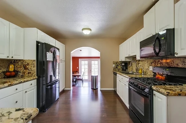 Building Photo - 6824 Harvala St