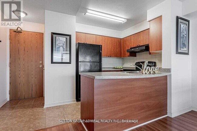 Building Photo - 5500 Yonge St