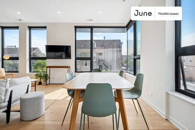 Foto del edificio - 2122 S Hoyne Ave