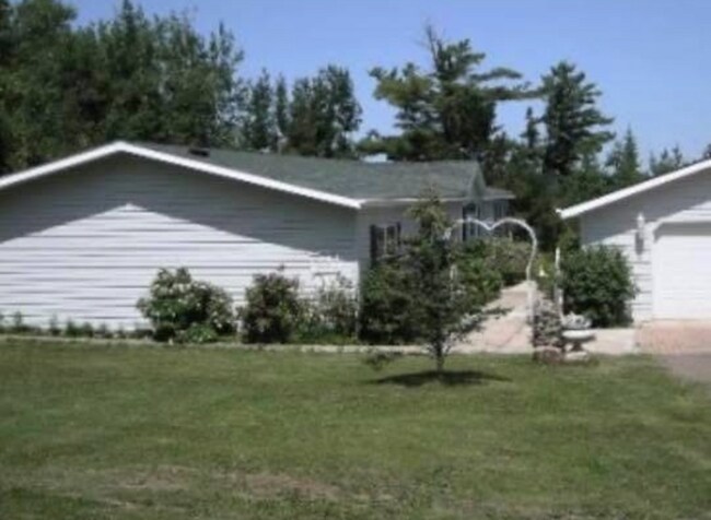 Foto del edificio - 8677 W Lake Rd