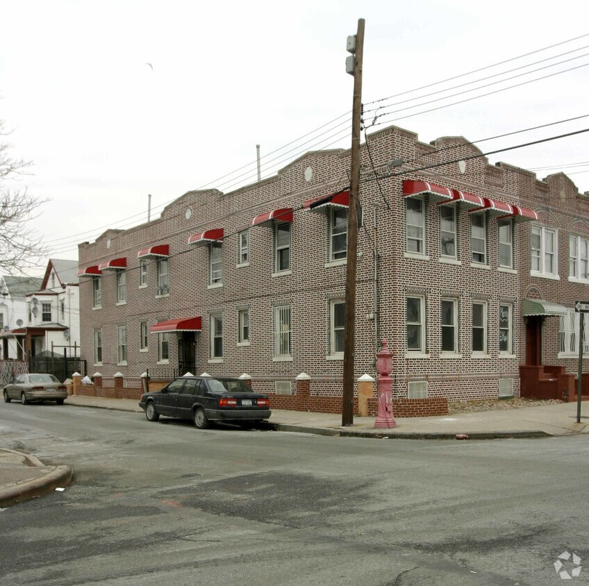 Primary Photo - 39 Doscher St