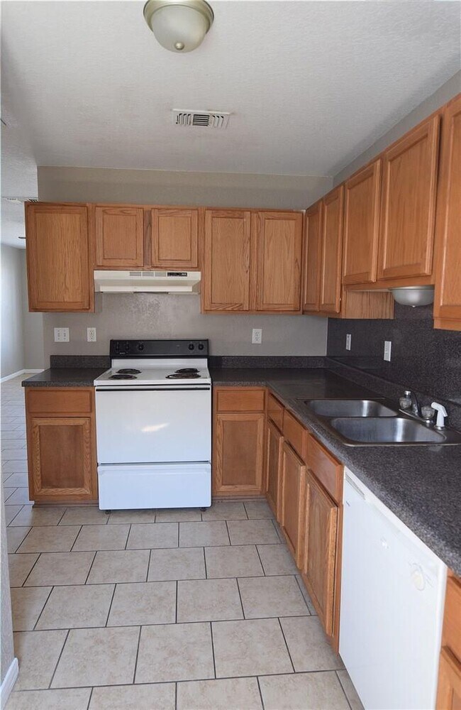 Foto del edificio - 3208 Hereford Ln