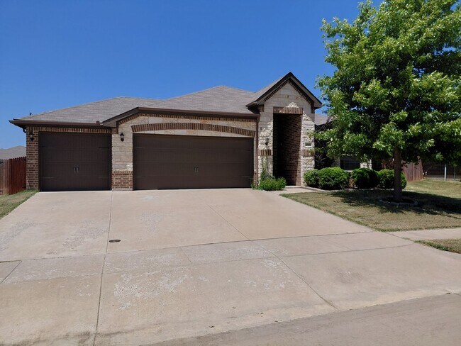 Foto del edificio - 4/2/3 located within 3 miles of Weatherford High School