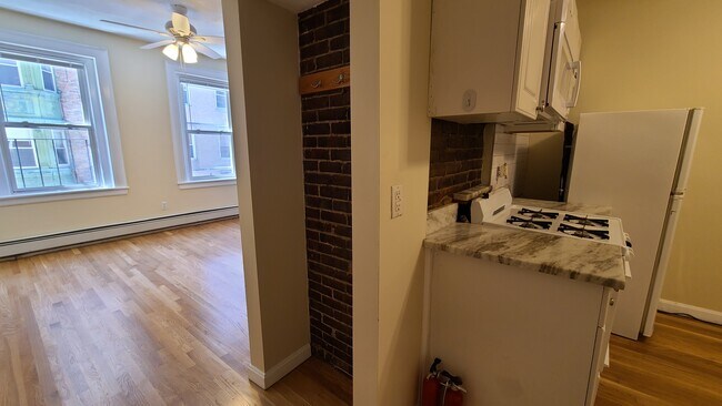 Building Photo - 157 Endicott St
