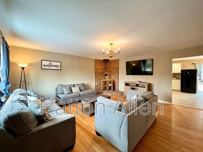 Building Photo - 63 Ben Lippen Rd