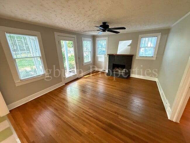 Building Photo - 125 Woodbriar Rd
