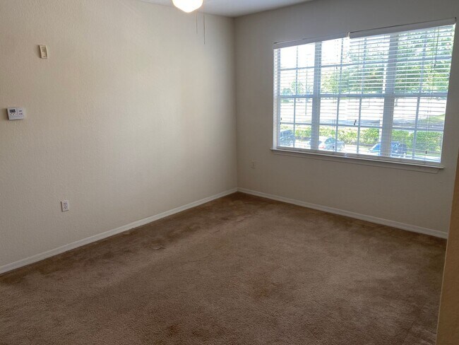 Building Photo - Spacious 1 Bedroom Near Valencia and 408