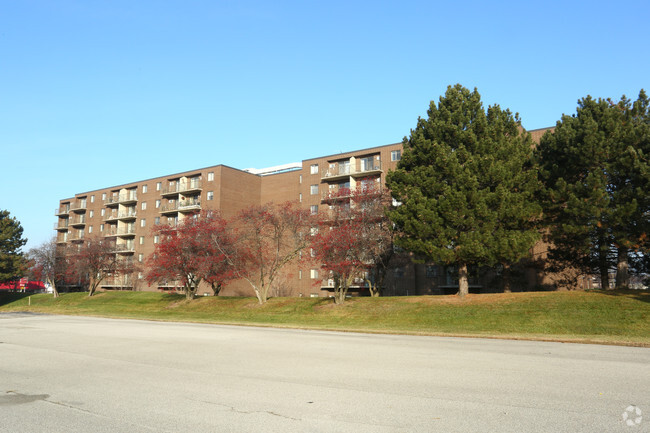 Foto del edificio - Maple Village Apartments