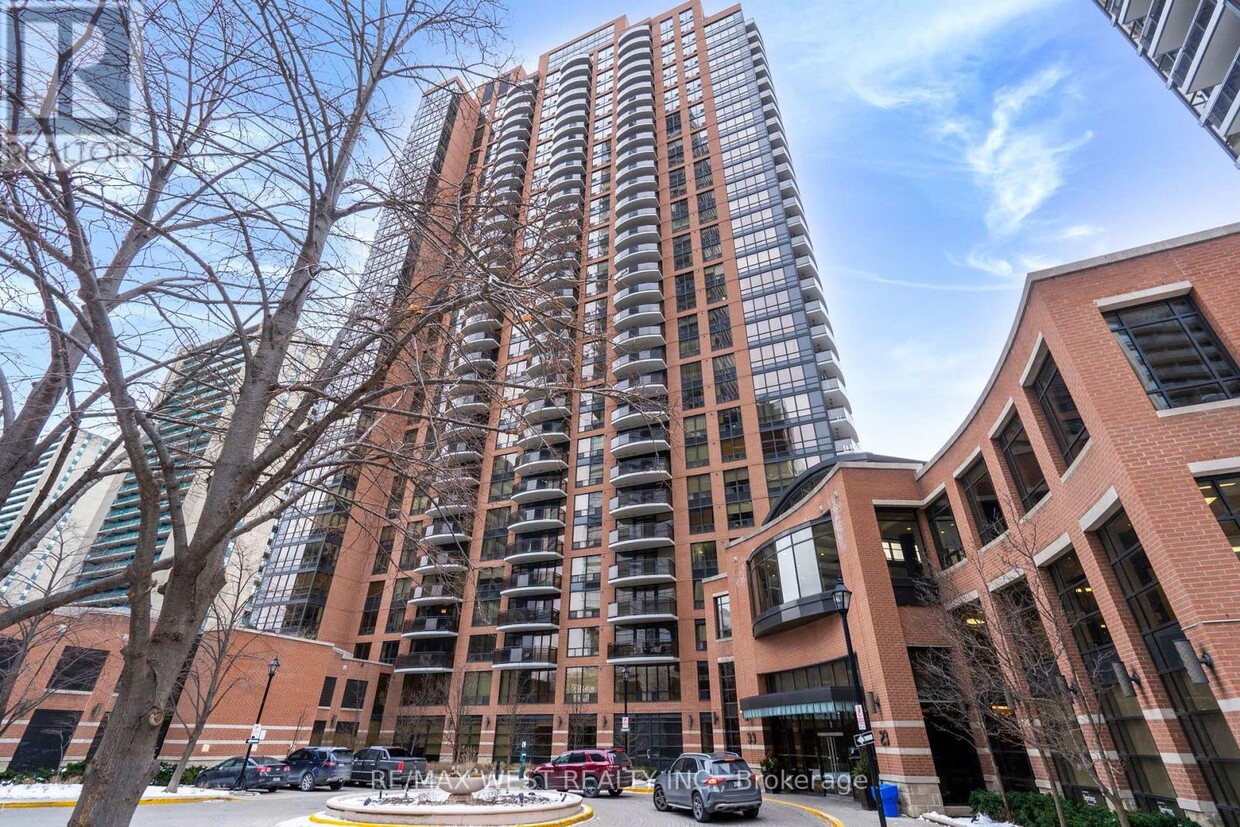 Photo principale - 33-3033 Sheppard Ave E