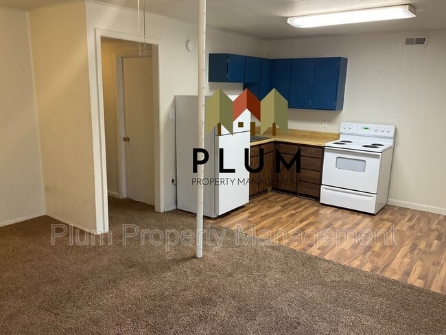 Building Photo - 3915 MT-200