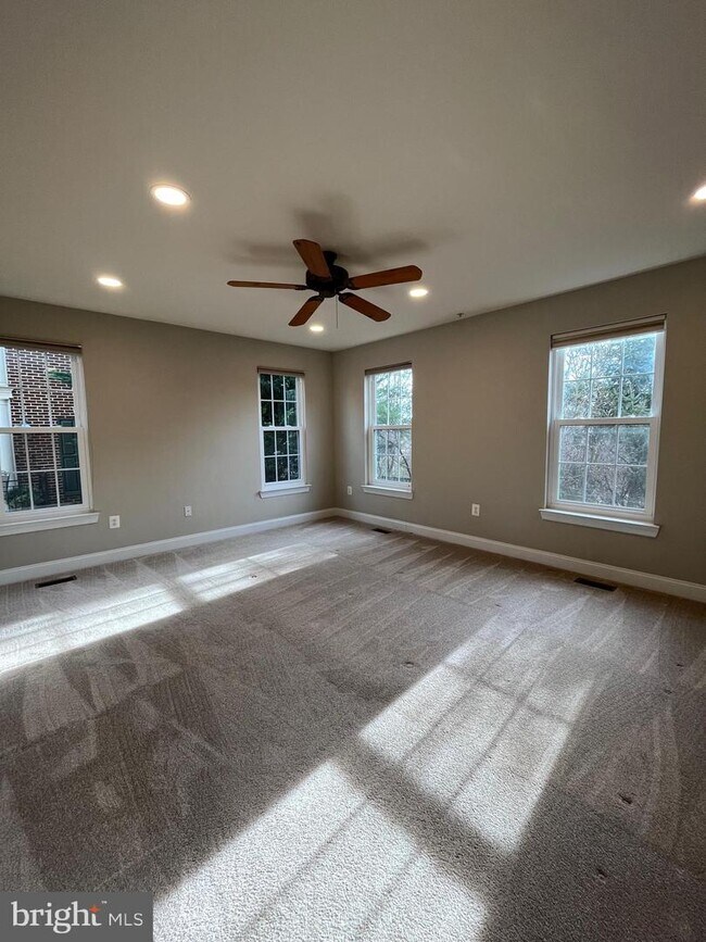 Building Photo - 87 Swanton Ln