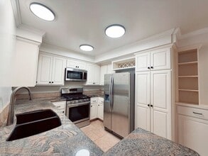 Building Photo - 12283 Carmel Vista Rd