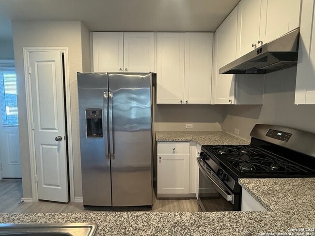 Foto del edificio - 9011 Little Hoss