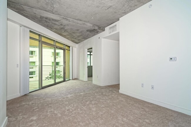 Building Photo - 801 Ash St