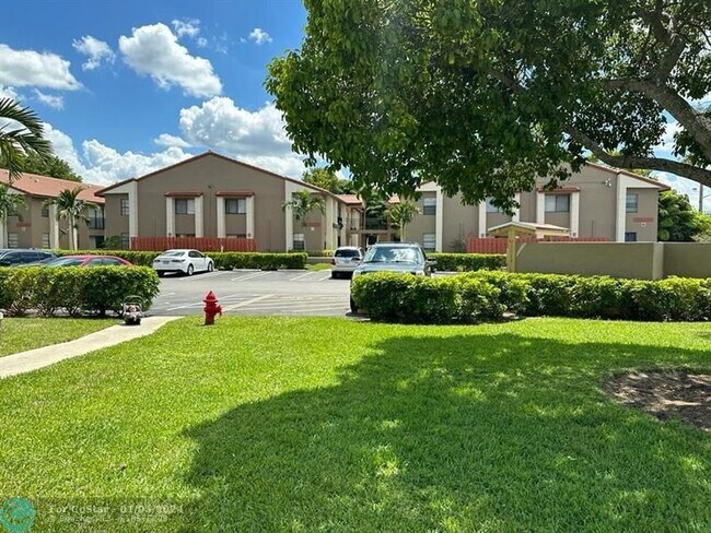 Building Photo - 3143 Coral Ridge Dr
