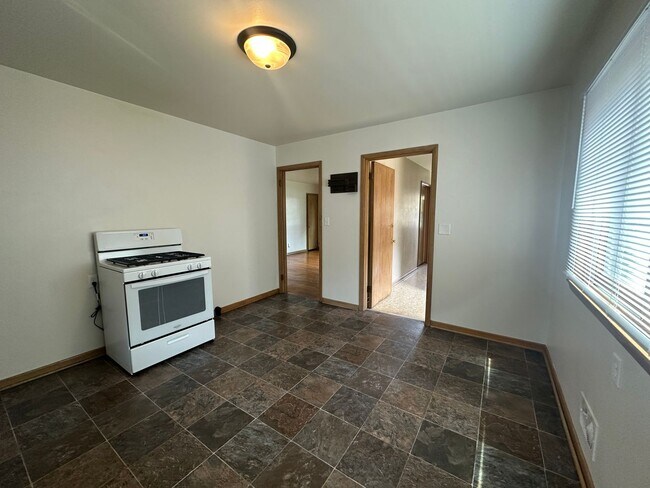 Foto del edificio - 1335-1337 S. 111th Street