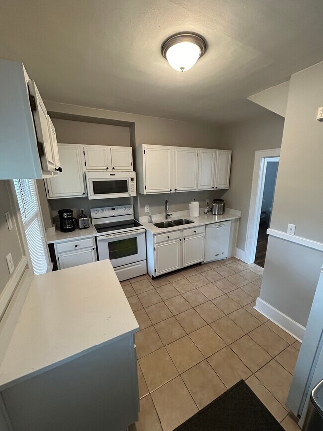 Newer applicances - 1207 Dorothea Rd