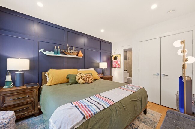 Building Photo - 1221 Oates St NE