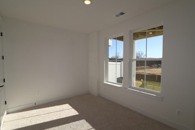 Building Photo - 9709 Buckthorn Ter