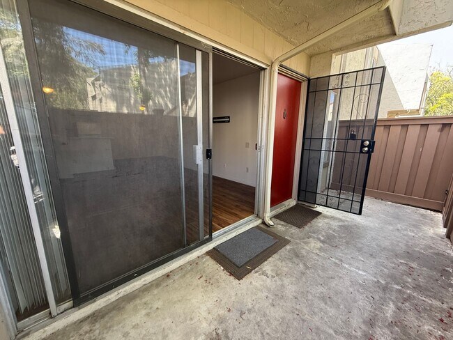 Foto del edificio - Sunburst 1BD/1BA Condo in Serra Mesa
