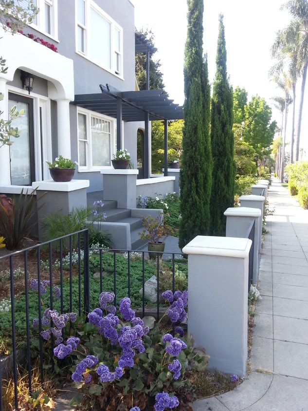 Front - 3165 2nd Ave