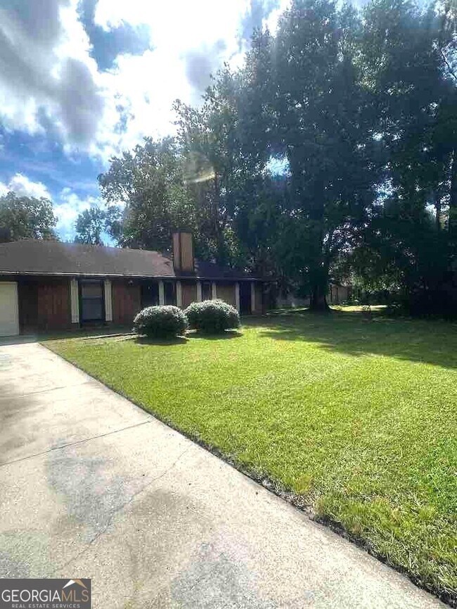 Foto del edificio - 233 Ridge Rd