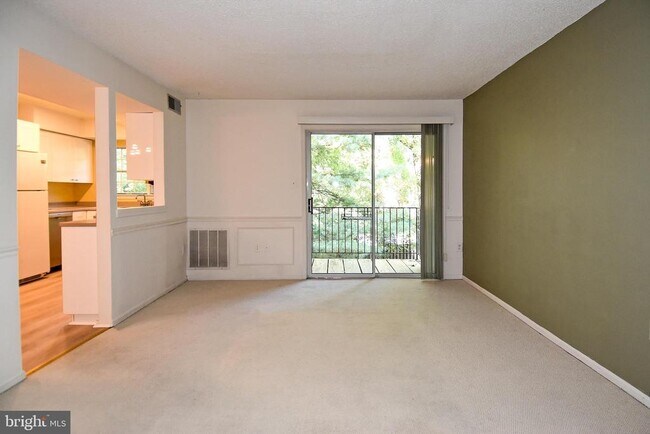 Foto del edificio - 7760 New Providence Dr