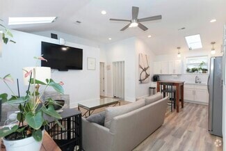 Building Photo - 903 Winston Pl