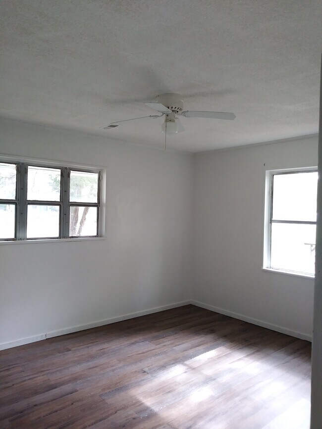 Building Photo - 3023 Matipan Ave