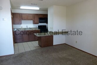 Building Photo - 813 Laurelwood Dr