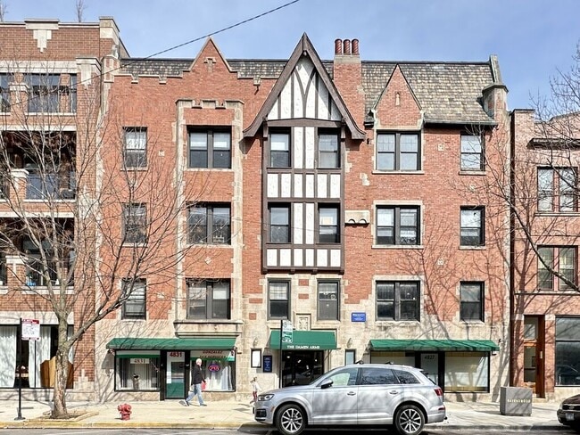 Building Photo - 4842 N Damen Ave