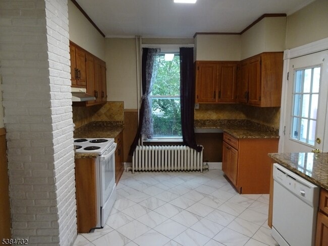 Building Photo - 59 Filmore St