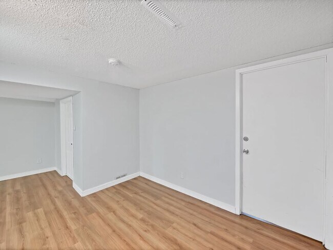 Building Photo - 6 Jasmin Crescent