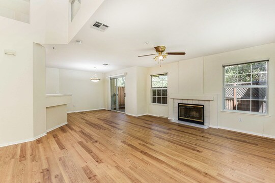 Building Photo - 706 Destiny Ln