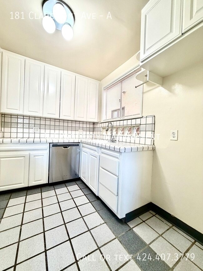 Building Photo - 181 Claremont Ave