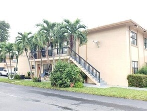 Building Photo - 2505 W 67th Pl