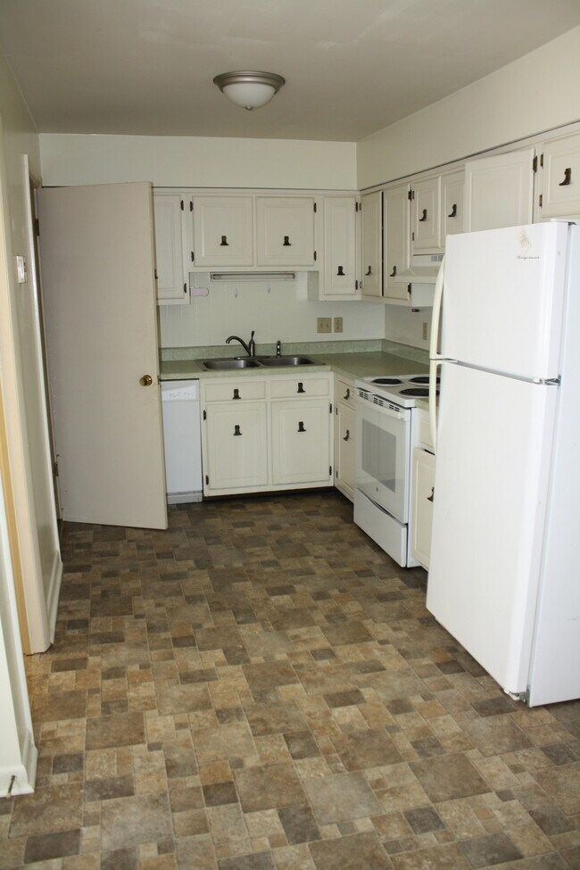 Cocina - 505 E Spiller St