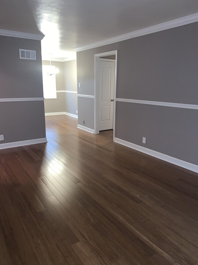 Building Photo - 6214 Sunshine Dr