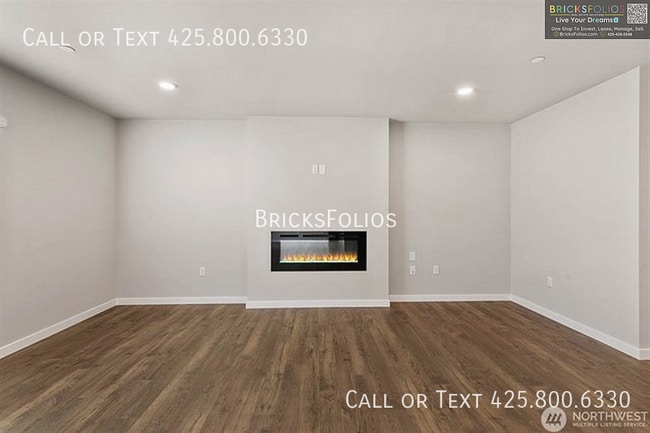 Building Photo - 9502 18th Ave W