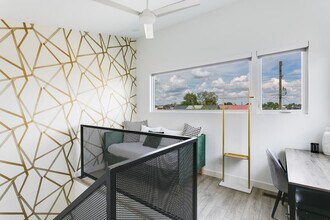 Building Photo - 930 E Jefferson St