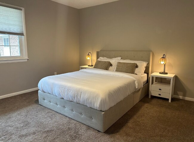 Foto del edificio - 365 W Illinois Ave