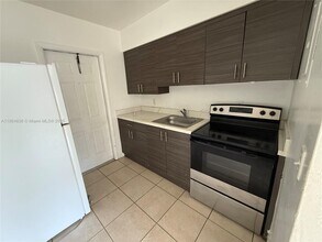 Building Photo - 14355 NE 6th Ave